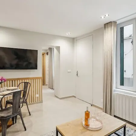 Appartement Cozy Nest 2 Steps From The Marais - 4 Pers Parijs